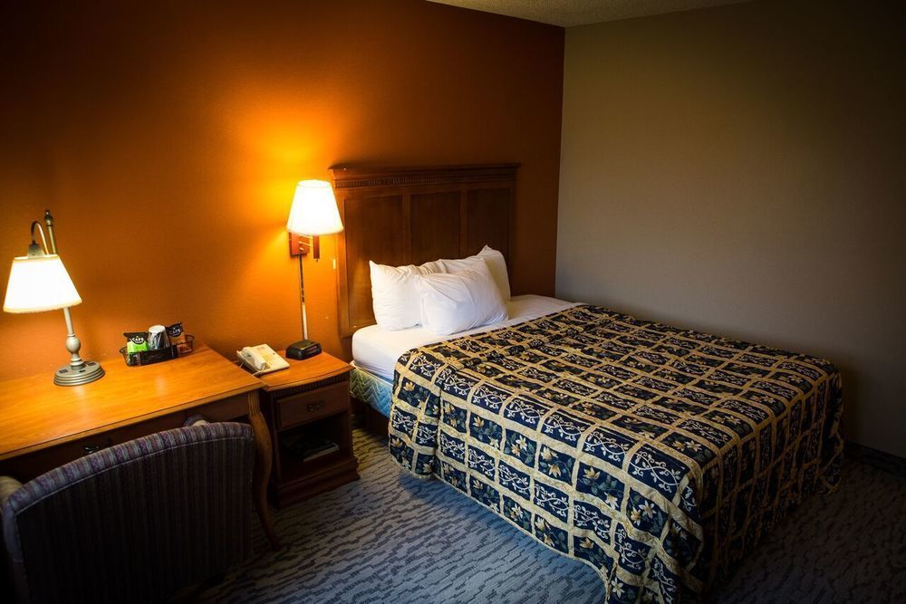 Regency Inn&Suites Anoka Exterior foto